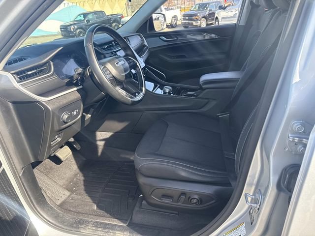 Used 2021 Jeep Grand Cherokee L Laredo w/ Luxury Tech Group I AWD/4WD image 21