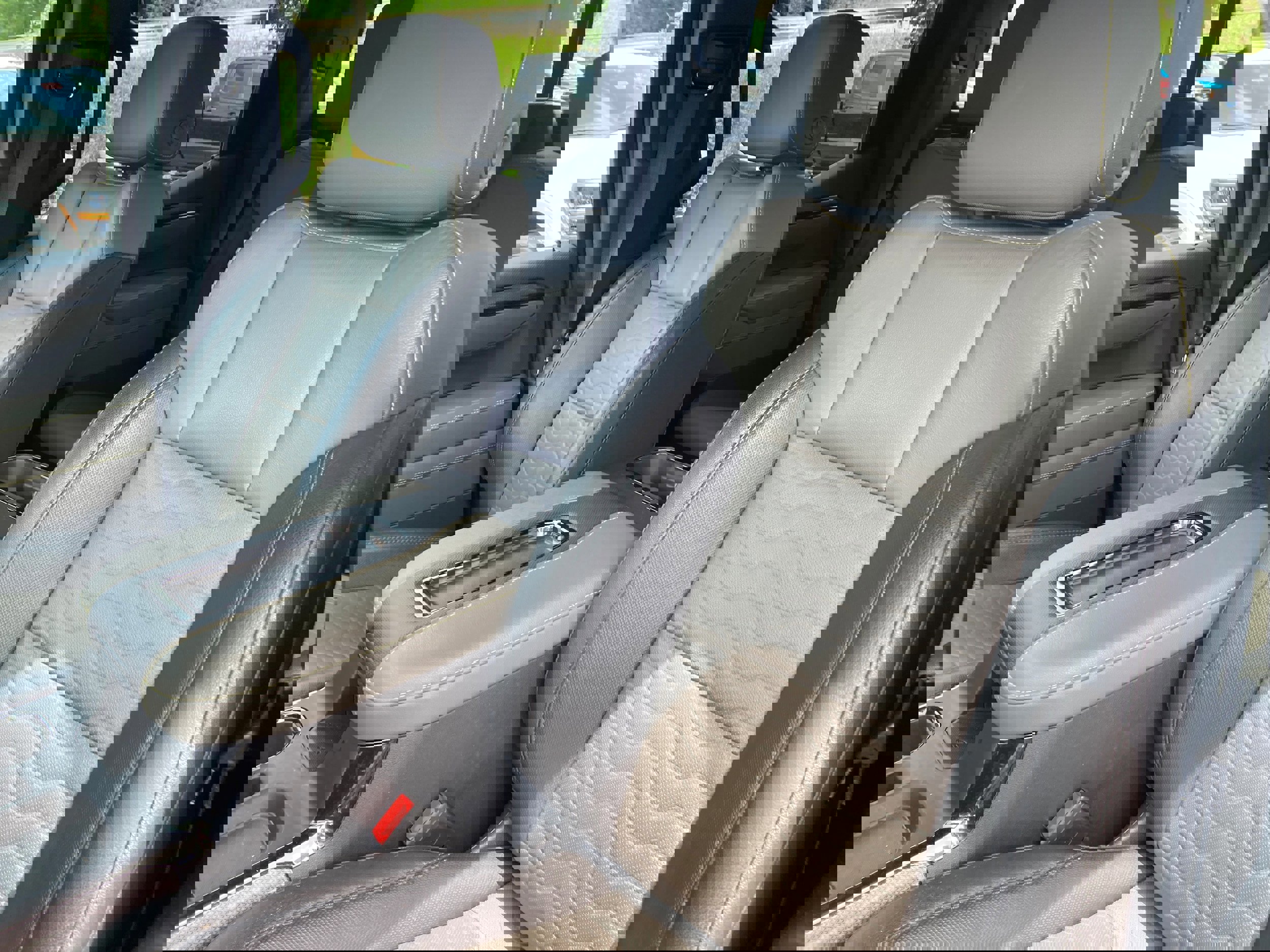 Used 2022 Chevrolet Silverado 1500 ZR2 w/ Technology Package image 8