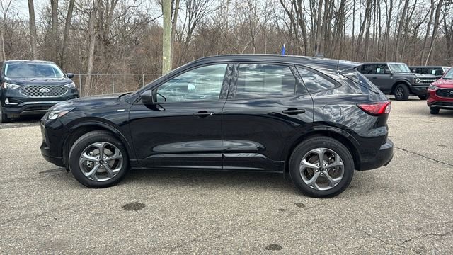 Certified 2024 Ford Escape ST-Line w/ Tech Pack #1 image 2