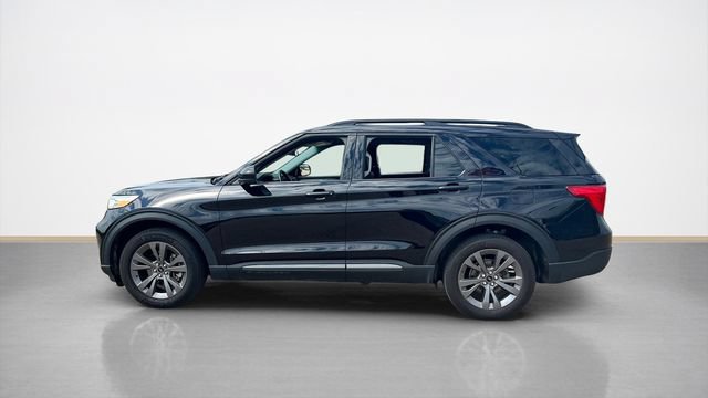Certified 2023 Ford Explorer XLT w/ Equipment Group 202A AWD/4WD image 6