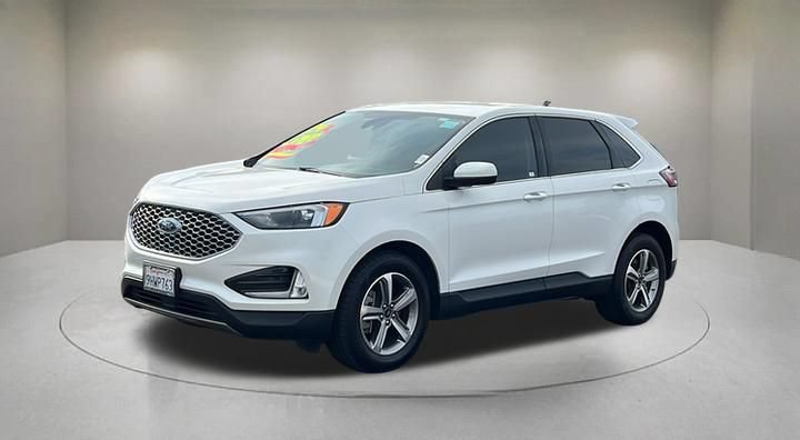 Certified 2024 Ford Edge SEL w/ Convenience Package AWD/4WD image 2