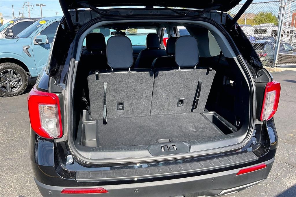 Certified 2023 Ford Explorer XLT w/ Equipment Group 202A image 27