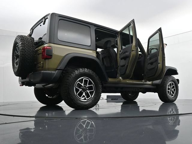 Used 2025 Jeep Wrangler Unlimited Rubicon w/ Safety Group AWD/4WD image 40