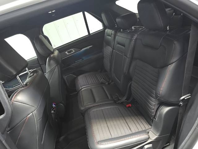 Certified 2025 Ford Explorer ST-Line w/ Premium Package AWD/4WD image 38