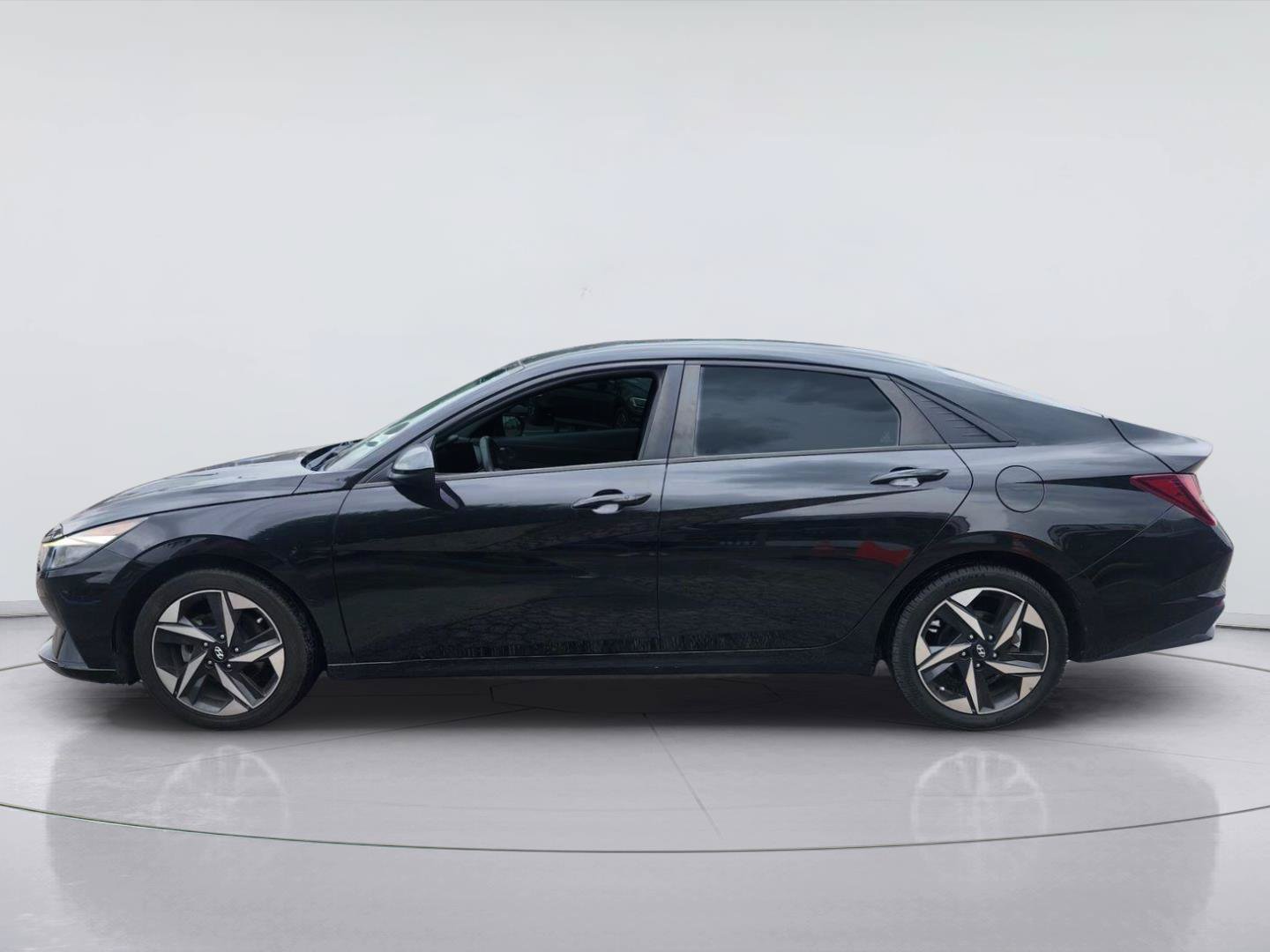 Used 2023 Hyundai Elantra SEL w/ Convenience Package FWD image 6