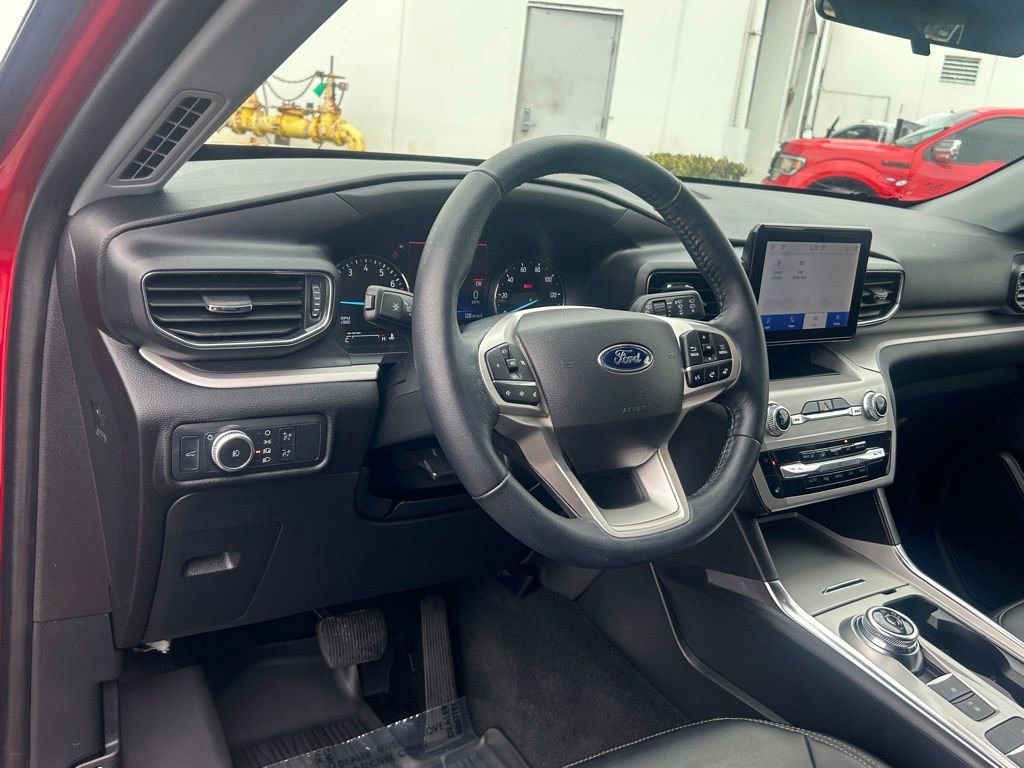 Certified 2022 Ford Explorer XLT w/ Equipment Group 202A image 36