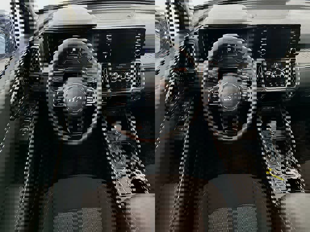 Used 2023 Kia Sorento LX image 13