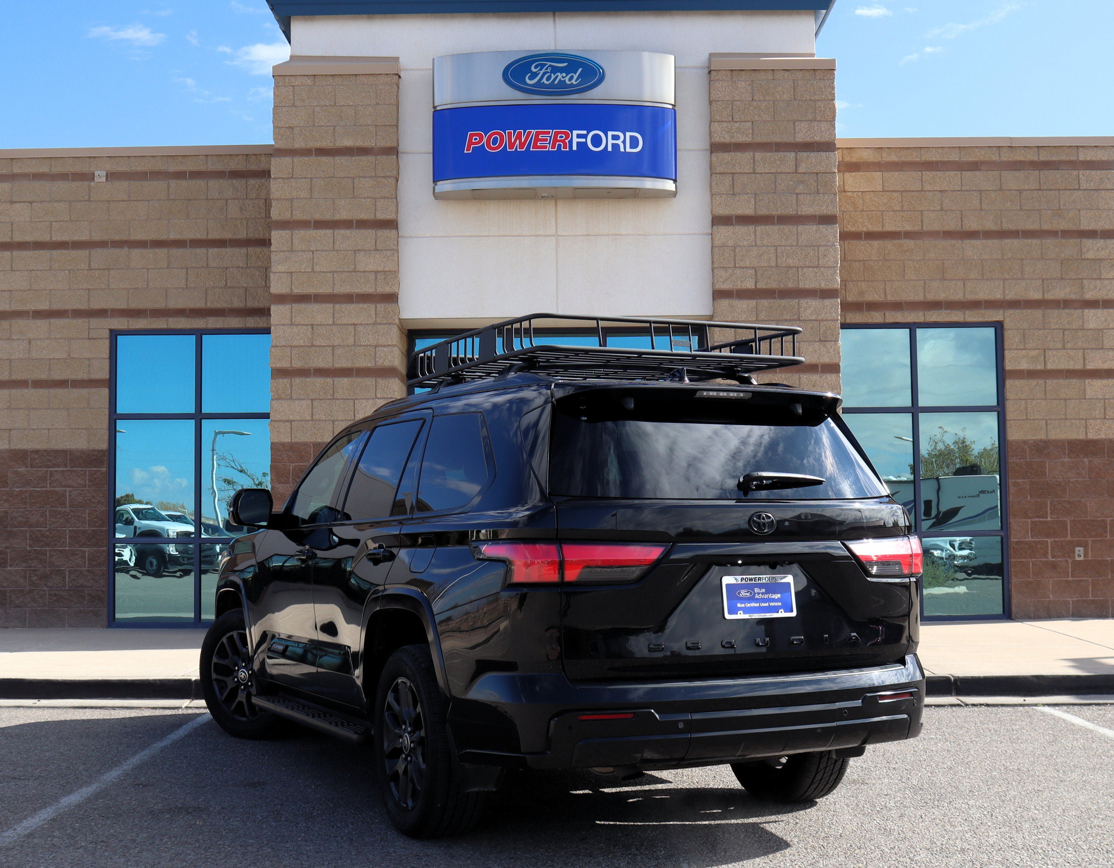 Used 2023 Toyota Sequoia Platinum AWD/4WD image 8