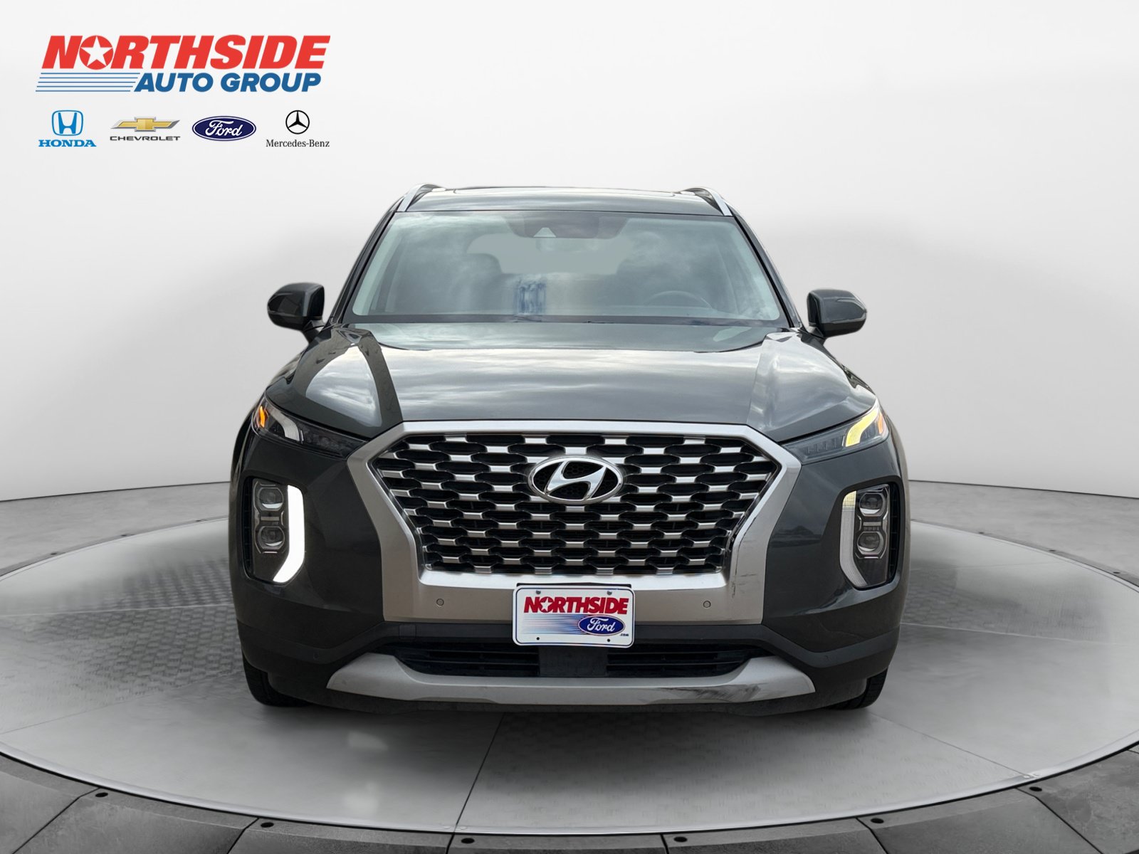 Used 2022 Hyundai Palisade SEL w/ Premium Package FWD image 2
