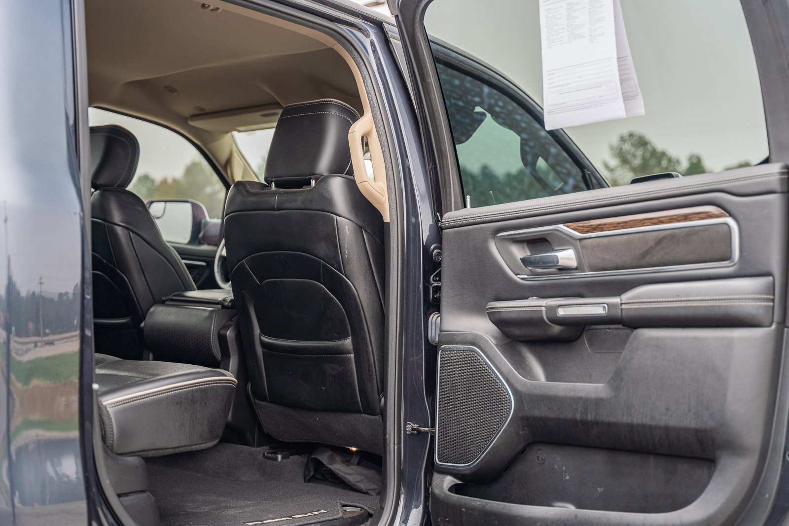 Used 2019 RAM 1500 Laramie image 17