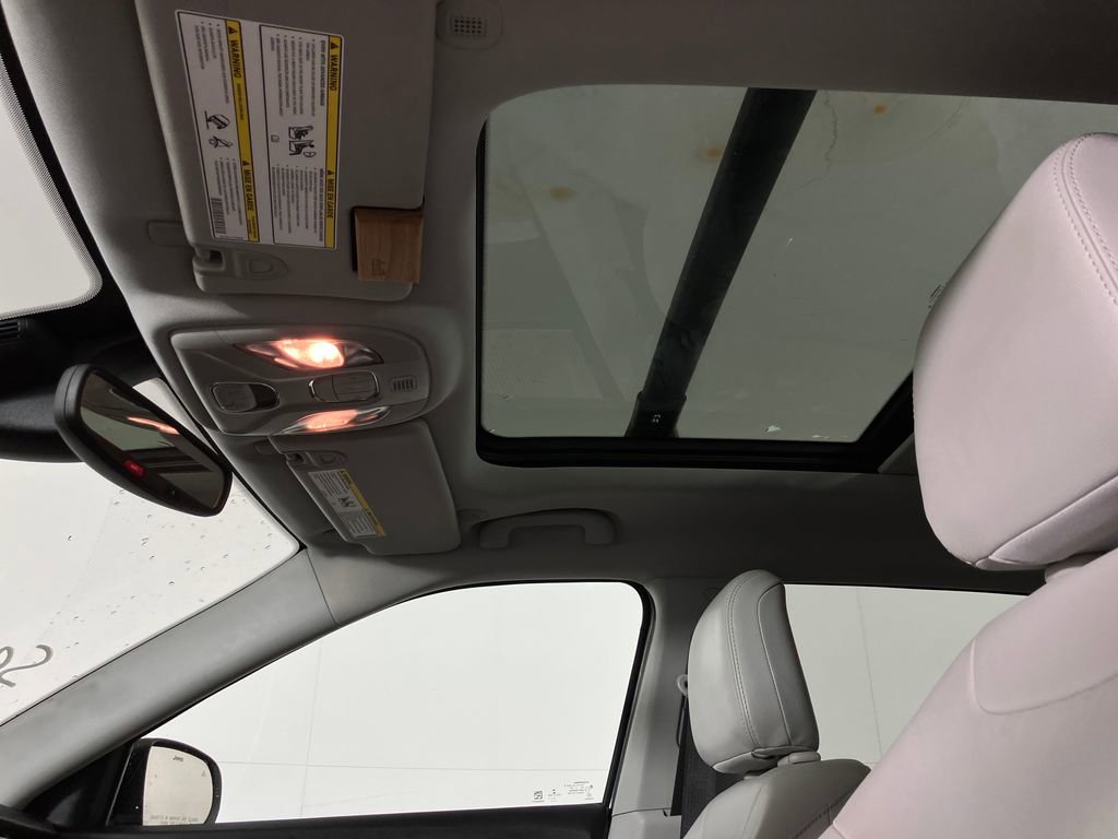 Used 2022 Jeep Compass Limited w/ Sun and Sound Group image 33