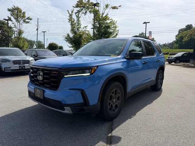 Used 2024 Honda Pilot TrailSport image 1