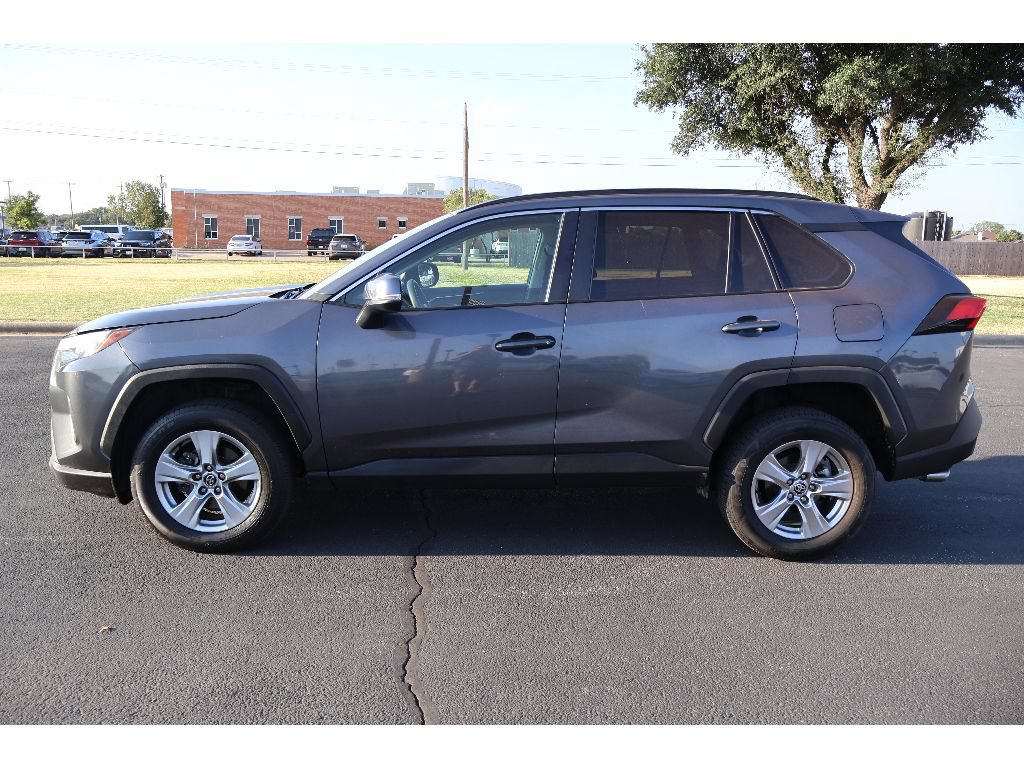 Used 2023 Toyota RAV4 XLE w/ Convenience Package FWD image 2