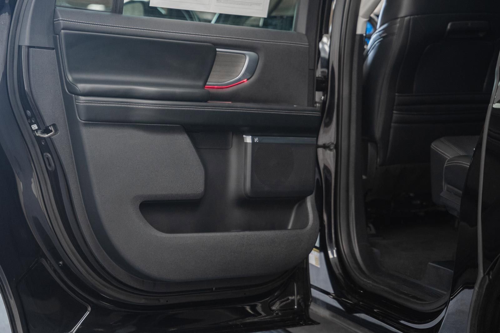 Certified 2025 Ford Expedition Max Platinum image 50