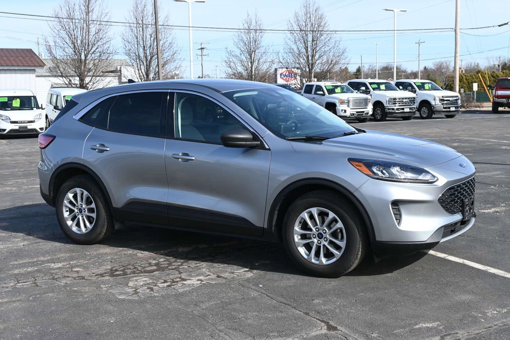 Certified 2022 Ford Escape SE image 9