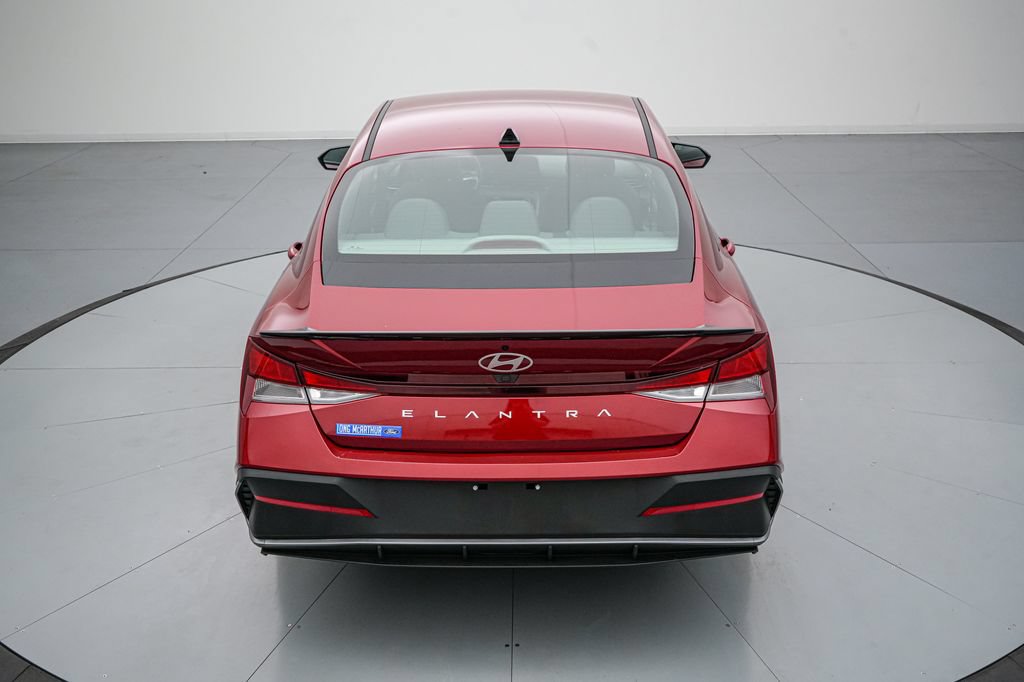 Used 2025 Hyundai Elantra Sport FWD image 5