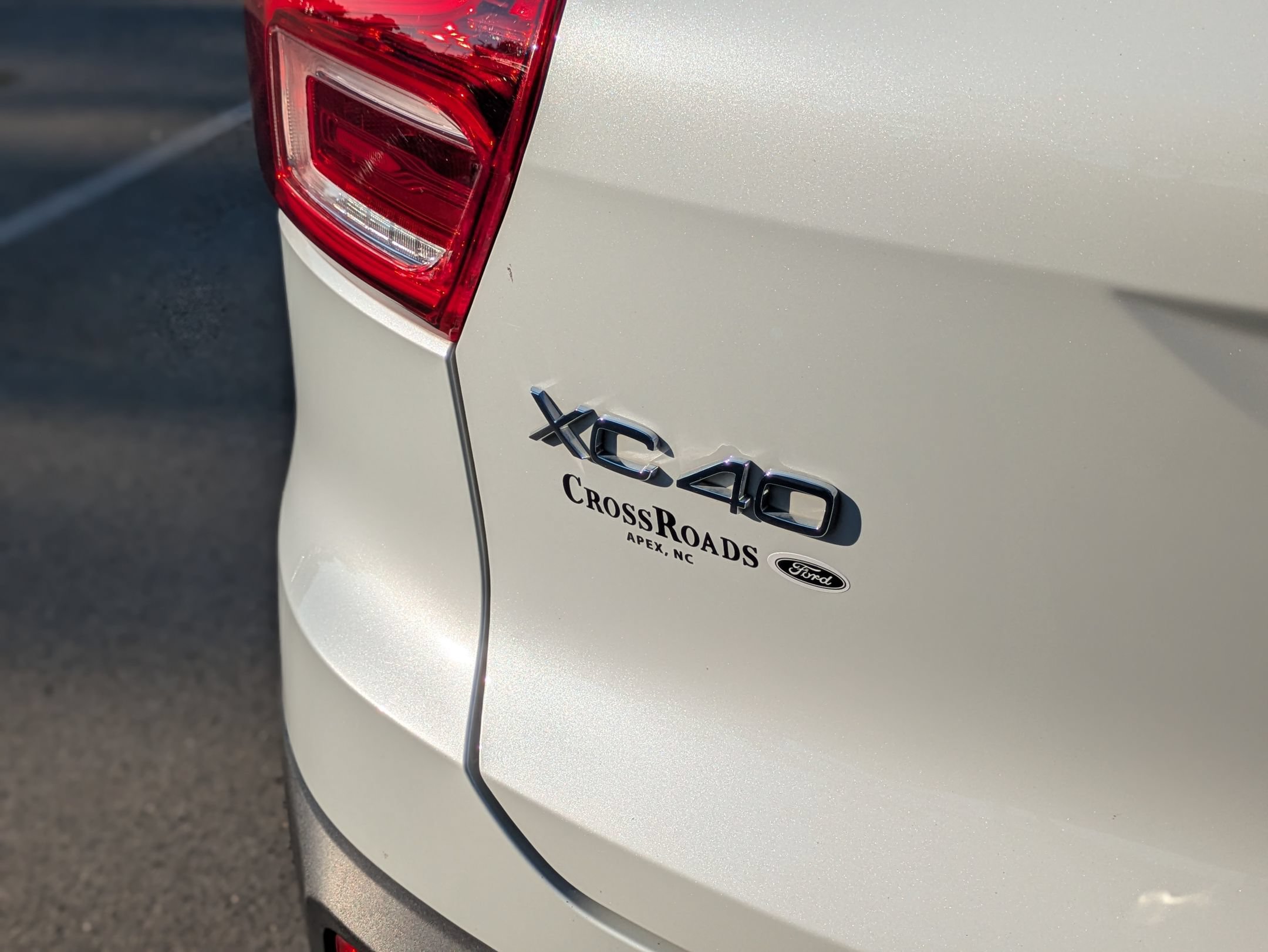 Used 2023 Volvo XC40 B4 Ultimate FWD image 32