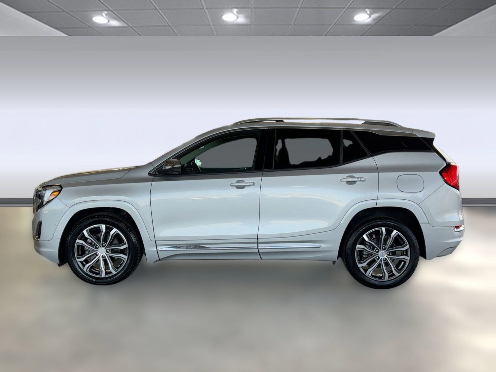Used 2019 GMC Terrain Denali w/ Advanced Safety Package image 2