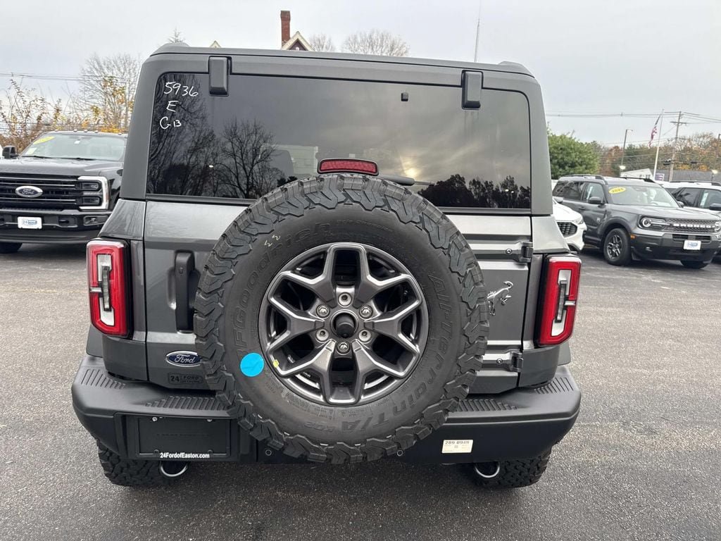 Certified 2025 Ford Bronco Badlands AWD/4WD image 3