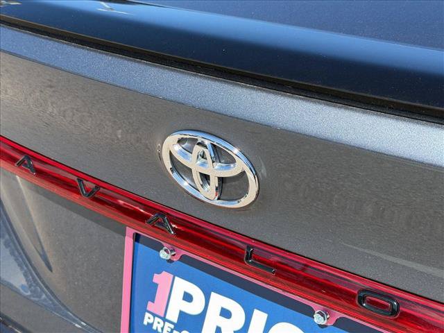 Used 2019 Toyota Avalon XSE w/ All Weather Liner Package FWD image 13