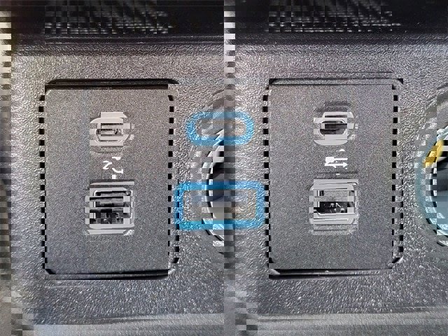 Certified 2023 Ford Escape Platinum w/ Premium Technology Package image 14