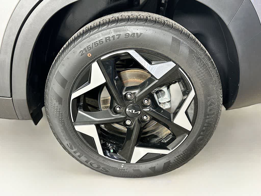 Used 2024 Kia Seltos EX FWD image 8