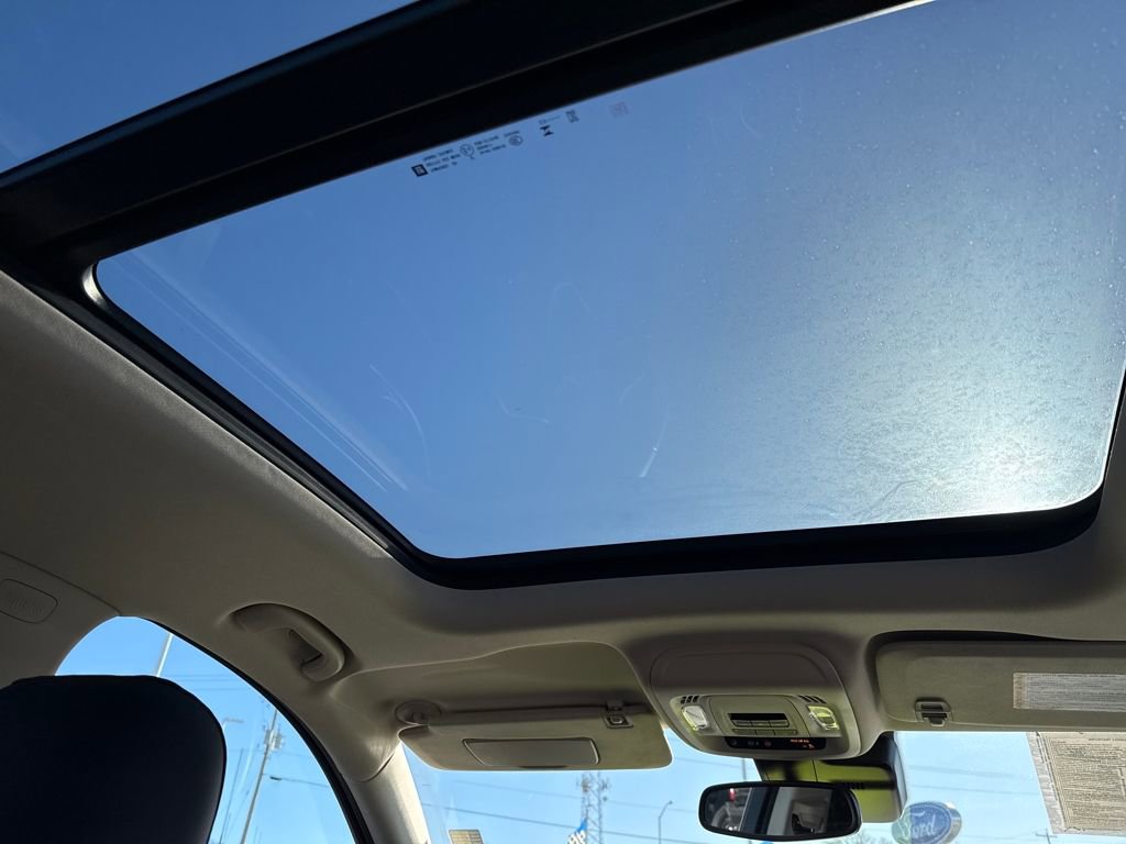 Used 2023 Buick Envision Essence w/ Sport Touring Package image 11