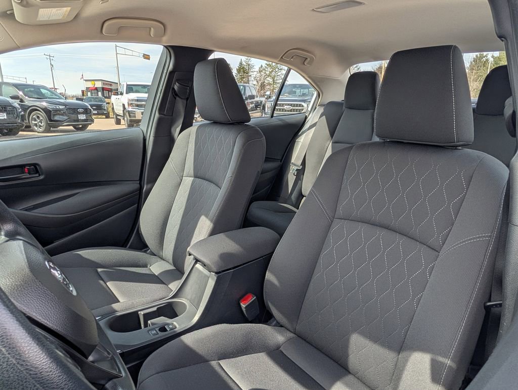 Used 2025 Toyota Corolla LE image 9