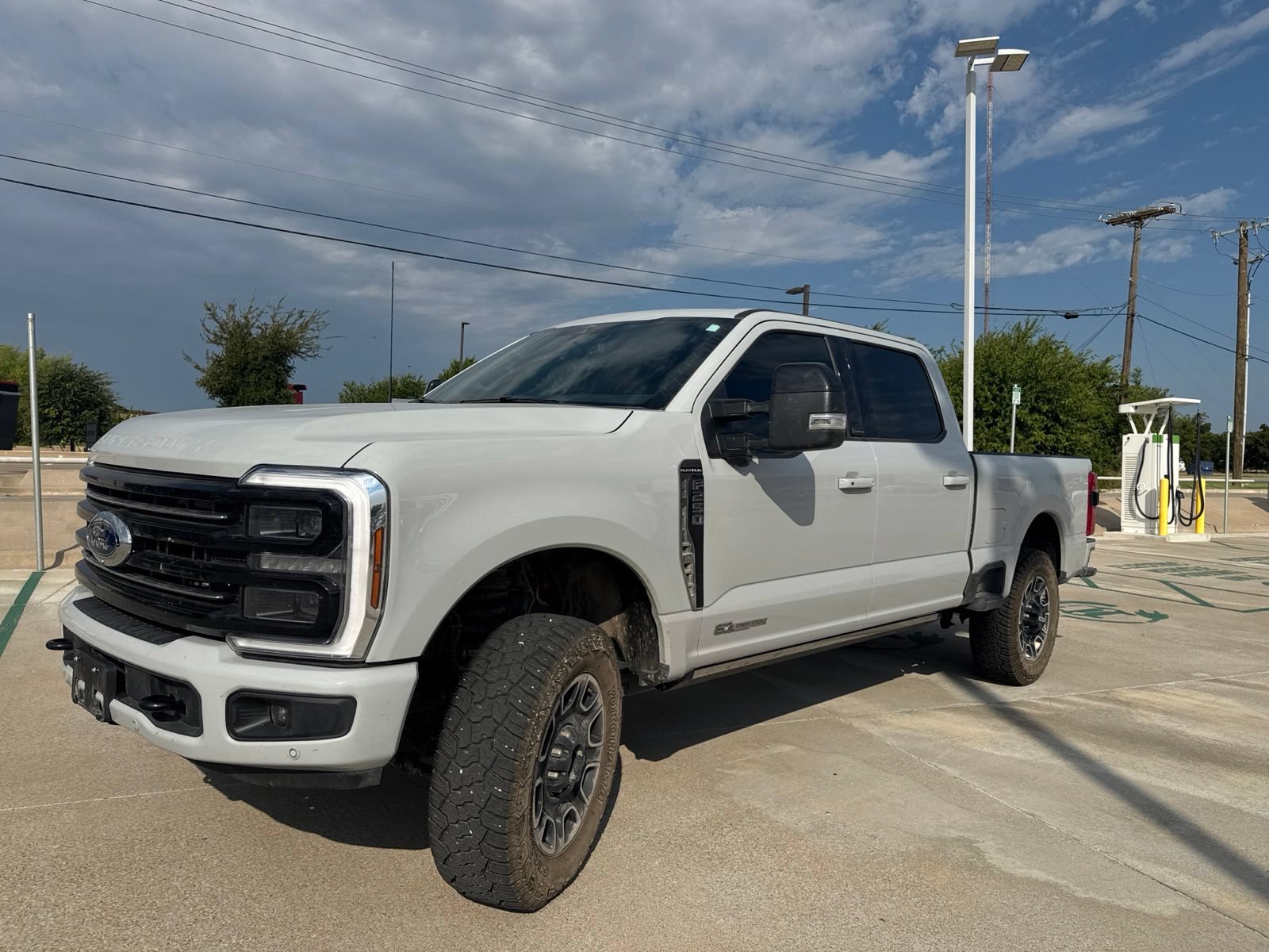 Certified 2025 Ford F250 Platinum w/ FX4 Off-Road Package AWD/4WD image 8