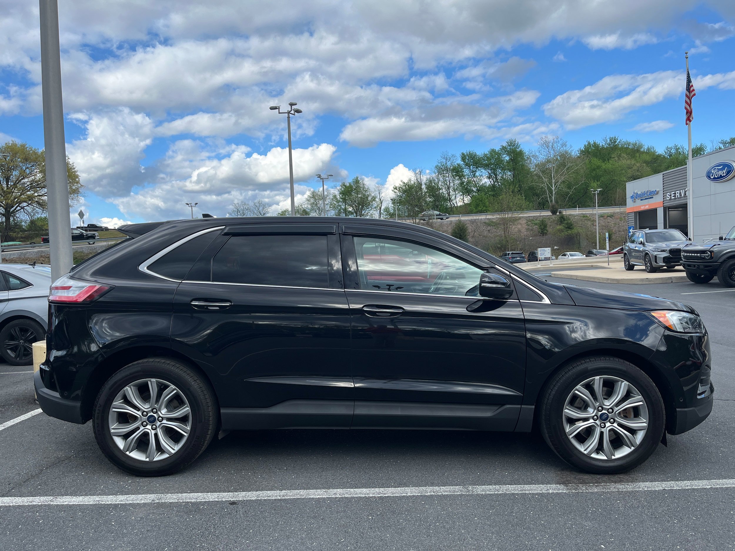 Certified 2019 Ford Edge Titanium w/ Equipment Group 301A AWD/4WD image 4
