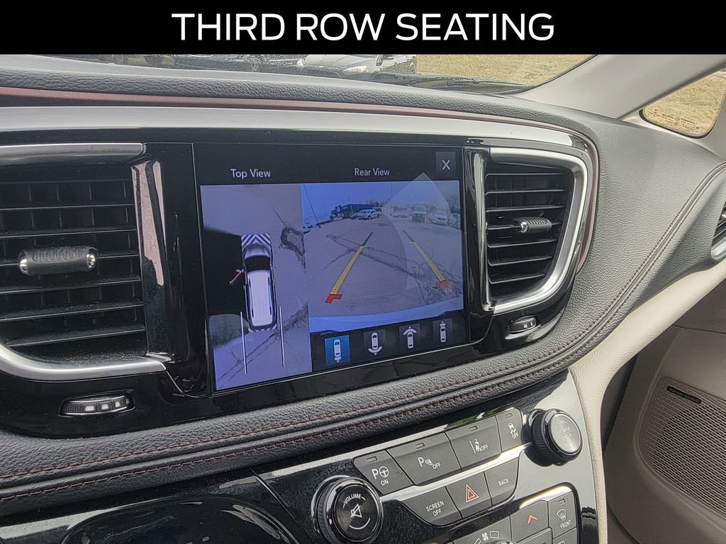 Used 2017 Chrysler Pacifica Limited image 23