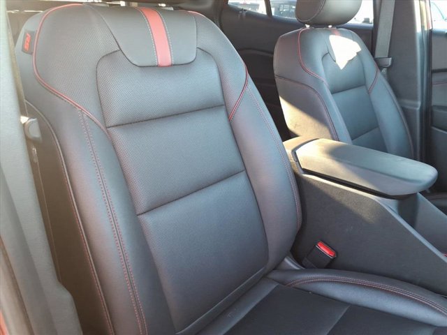 Used 2024 Chevrolet Trax RS image 12