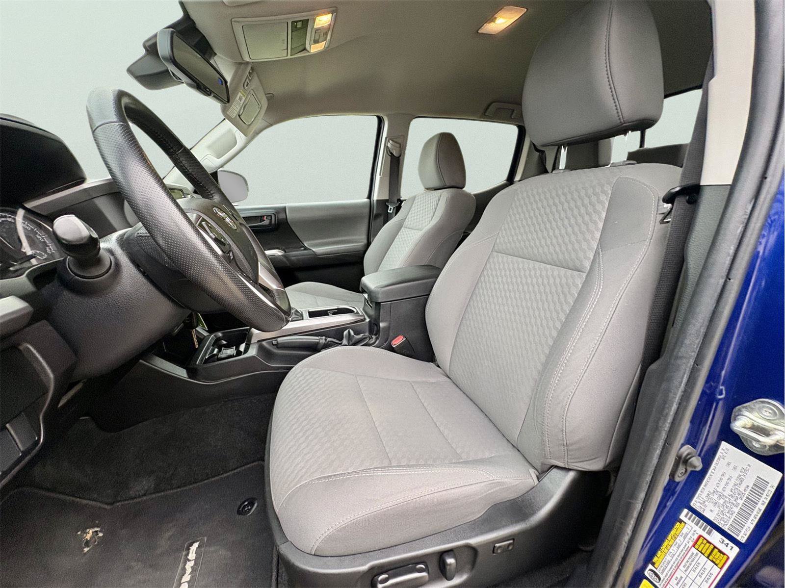 Used 2022 Toyota Tacoma SR5 RWD image 16