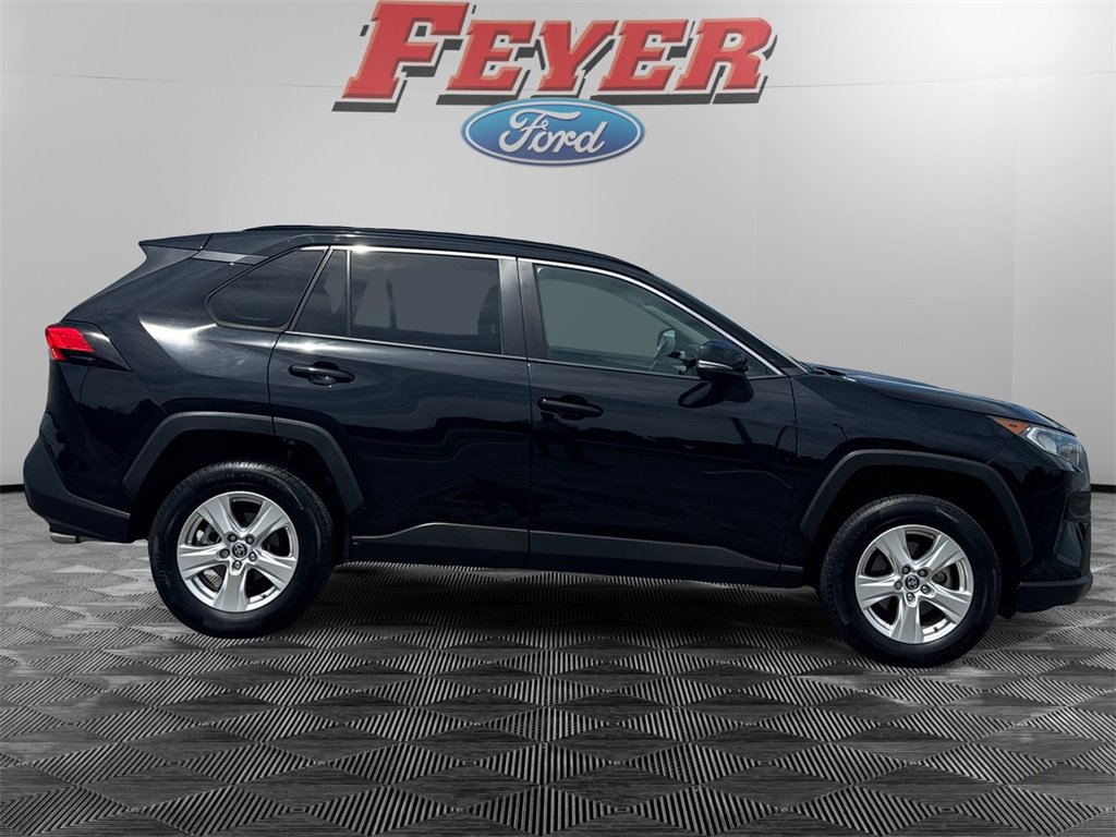 Used 2021 Toyota RAV4 XLE image 2