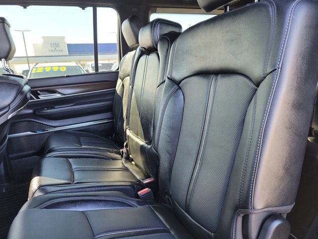 Used 2023 Jeep Grand Wagoneer Base w/ Flexible Seating Group image 17