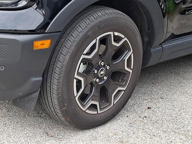 Certified 2025 Ford Bronco Sport Outer Banks w/ Outer Banks Tech Package+ AWD/4WD image 4