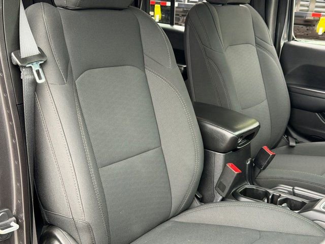 Used 2018 Jeep Wrangler Unlimited Sport S AWD/4WD image 30