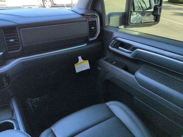 Used 2025 Chevrolet Silverado 3500 LTZ w/ LTZ Plus Package AWD/4WD image 17