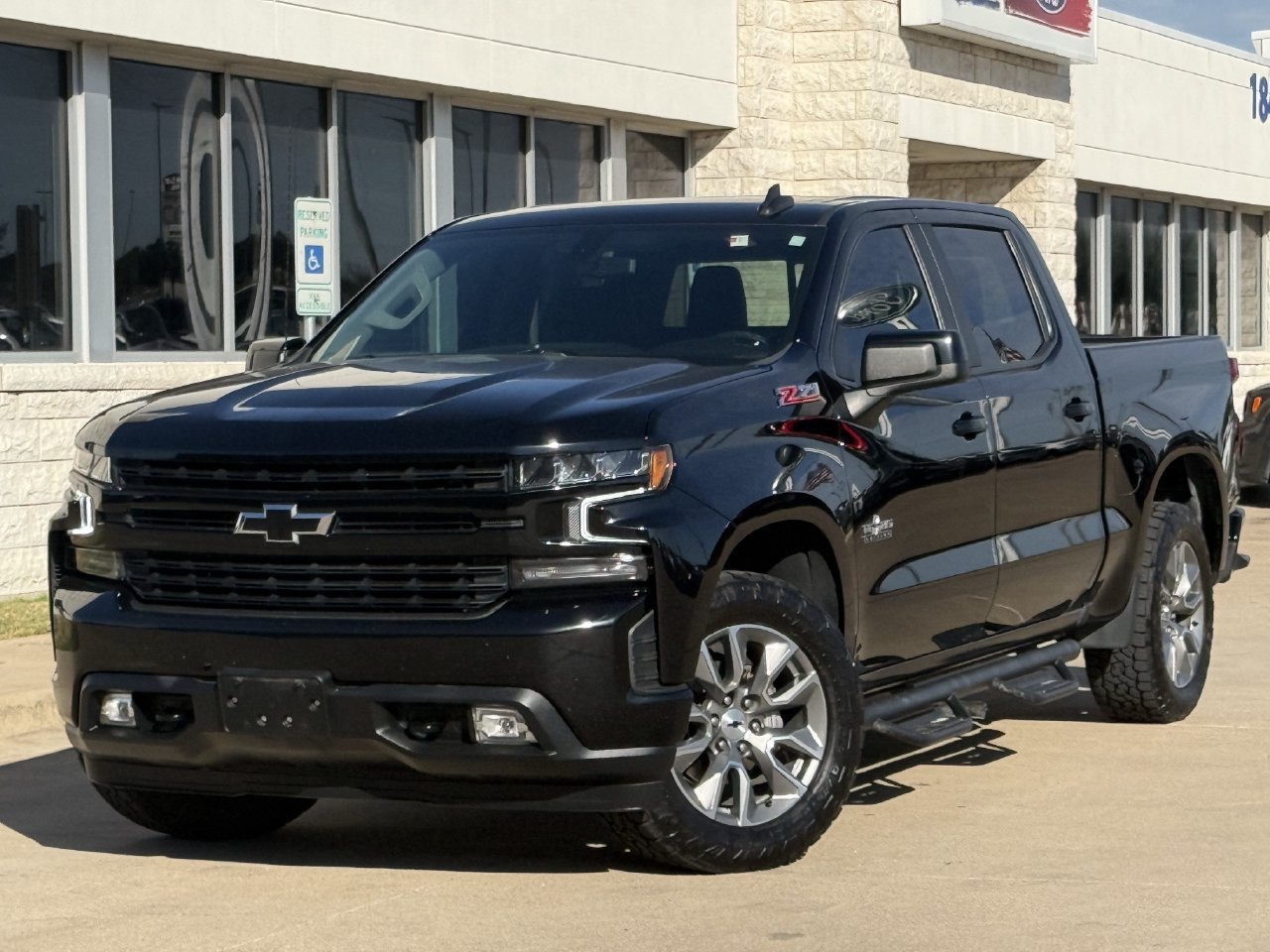 Used 2022 Chevrolet Silverado 1500 RST w/ Texas Edition Plus AWD/4WD image 2