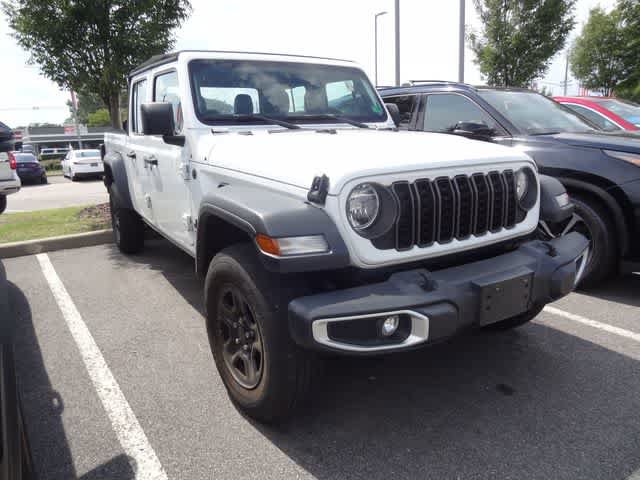 Used 2024 Jeep Gladiator Sport AWD/4WD image 3