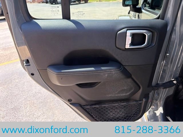 Used 2019 Jeep Wrangler Unlimited Sahara AWD/4WD image 25