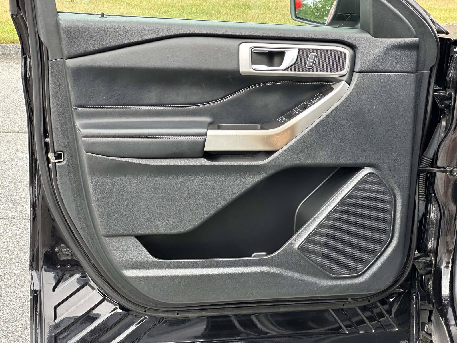 Certified 2023 Ford Explorer XLT RWD image 15