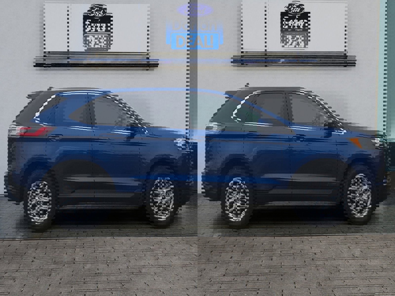 Certified 2023 Ford Edge SEL w/ Convenience Package image 2