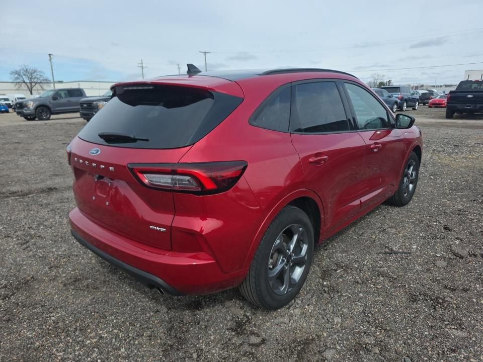 Certified 2023 Ford Escape ST-Line AWD/4WD image 3