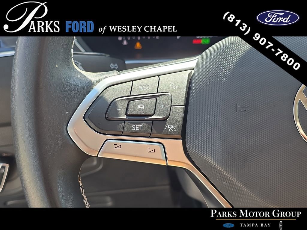 Used 2023 Volkswagen Tiguan SE w/ Panoramic Sunroof Package FWD image 29