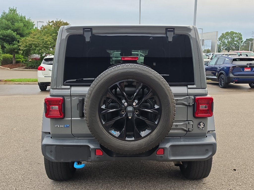 Used 2022 Jeep Wrangler Unlimited Sahara w/ Cold Weather Group AWD/4WD image 6