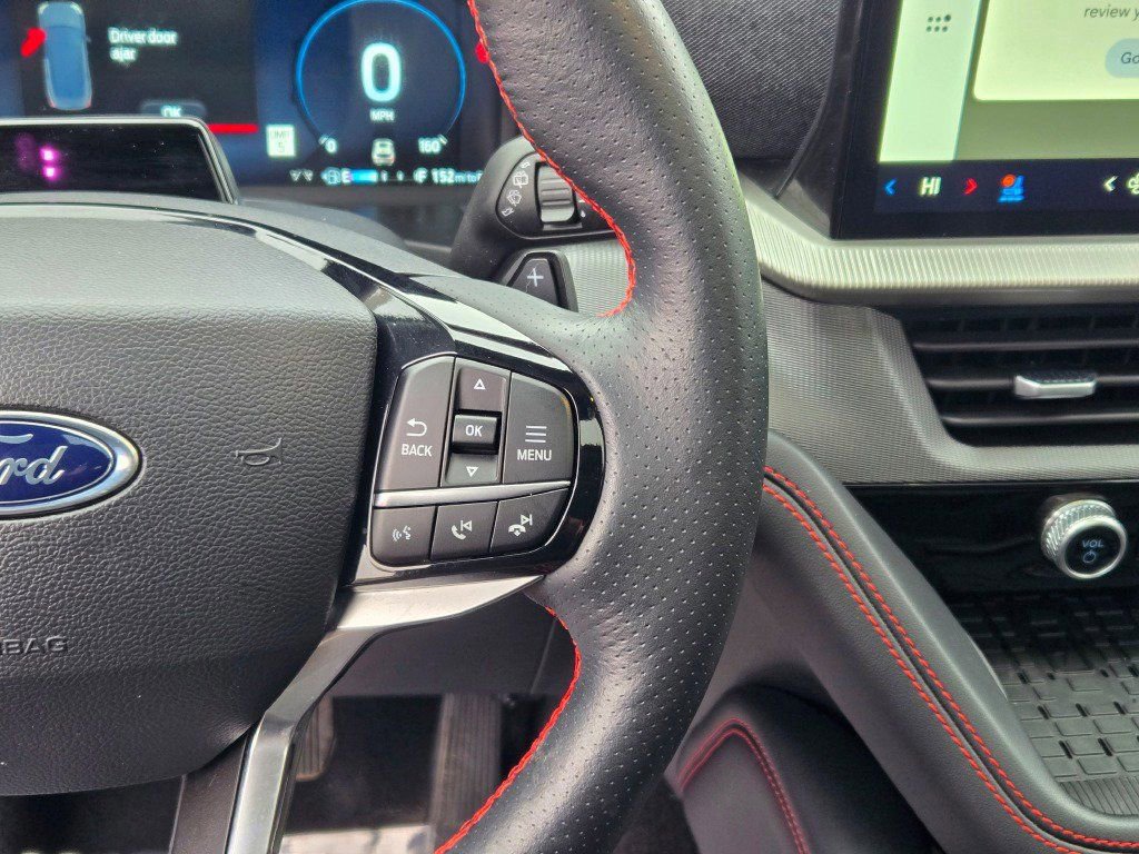 Certified 2025 Ford Explorer ST image 35