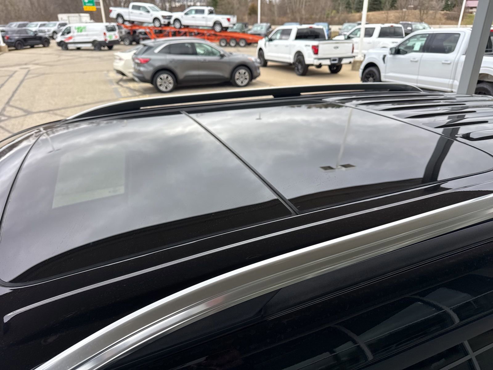 Certified 2024 Ford Explorer Limited w/ Limited Technology Package image 29