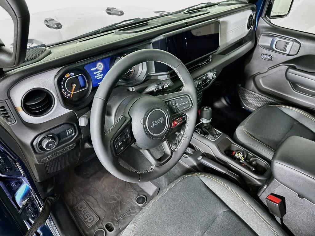 Used 2025 Jeep Wrangler Sport AWD/4WD image 2