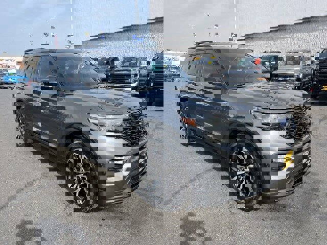 Certified 2022 Ford Explorer ST-Line image 3